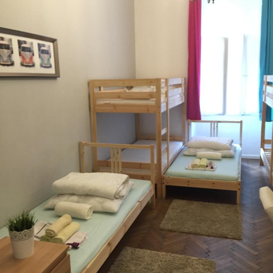 Hostel Wiktoria Krasków Exteriör bild