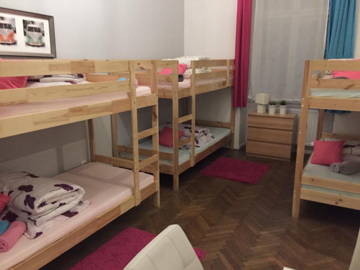 Hostel Wiktoria Krasków Exteriör bild